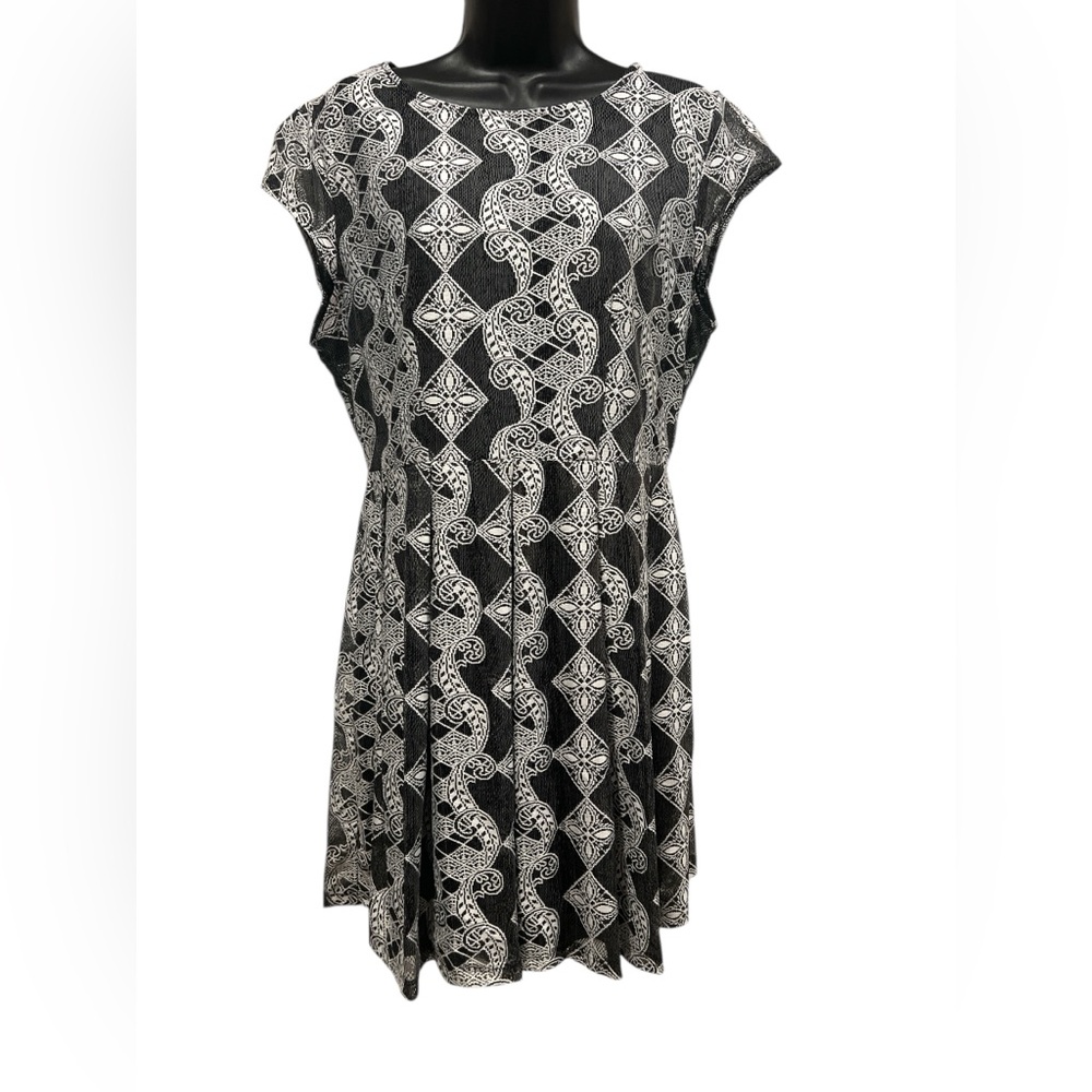 Women’s Altar’d State Black & White Dress Size Large